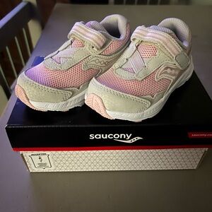 Size 7W Toddler New Saucony Pink Sneakers